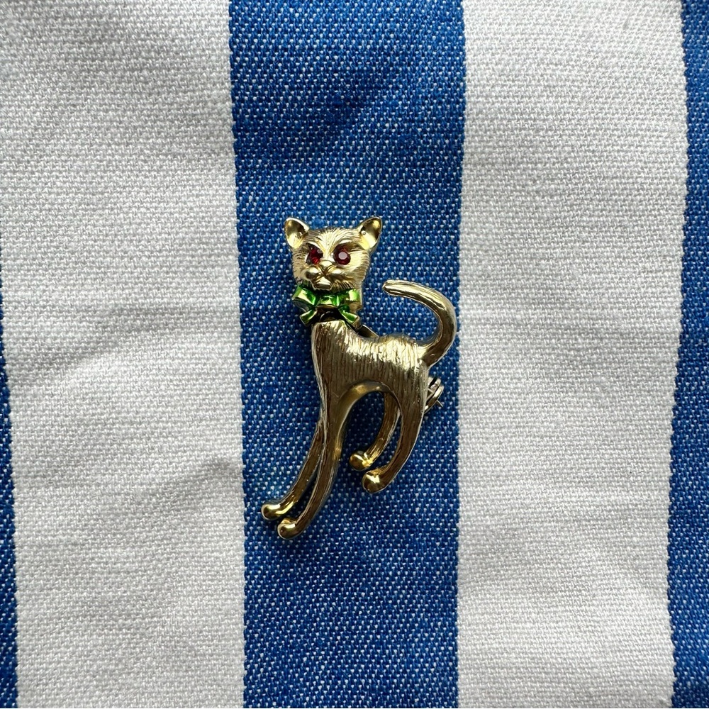 Vintage Gold Cat Pin/Brooch Unique little
